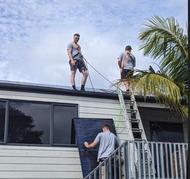 Efficient Hybrid Solar System for Auckland Homeowner